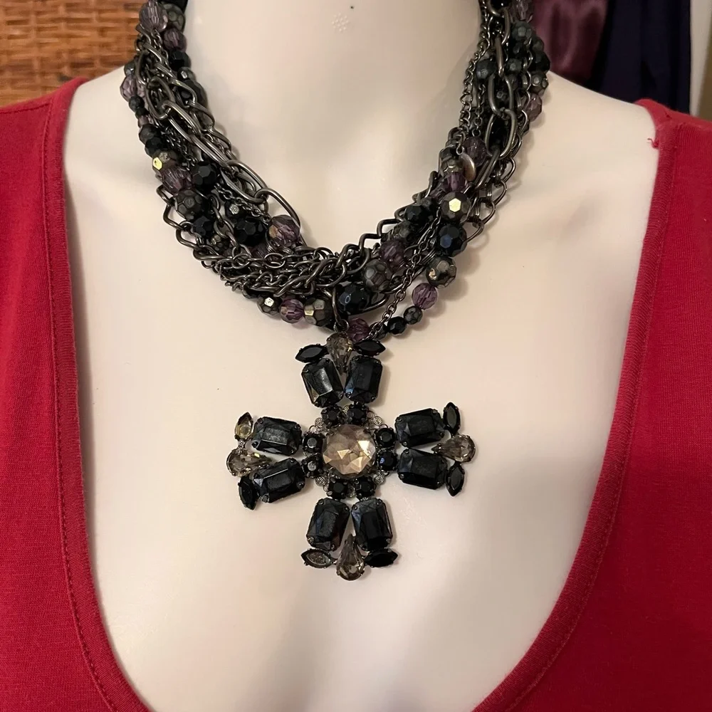 Stunning, dark blue black and purple, multi strand cross neck… - Picture 5 of 17